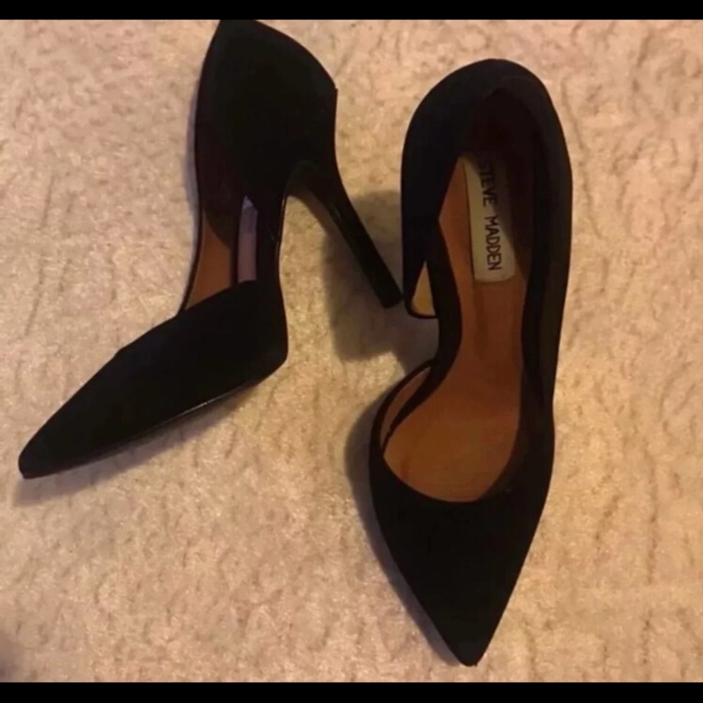 Used Steve Madden Black Pumps
